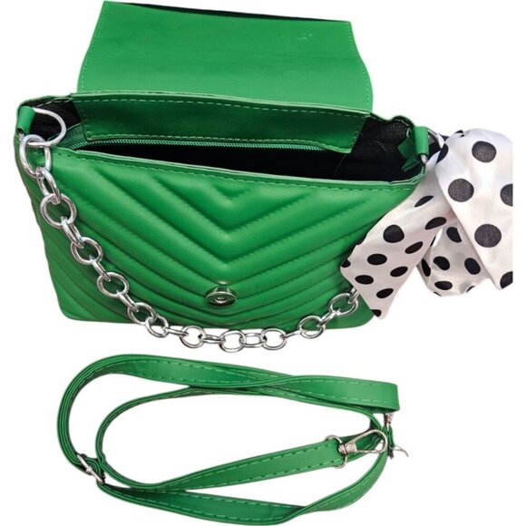 Green Vibrant Versatile Quilted Style Shoulder Bag with detachable Straps. - Picture 7 of 8